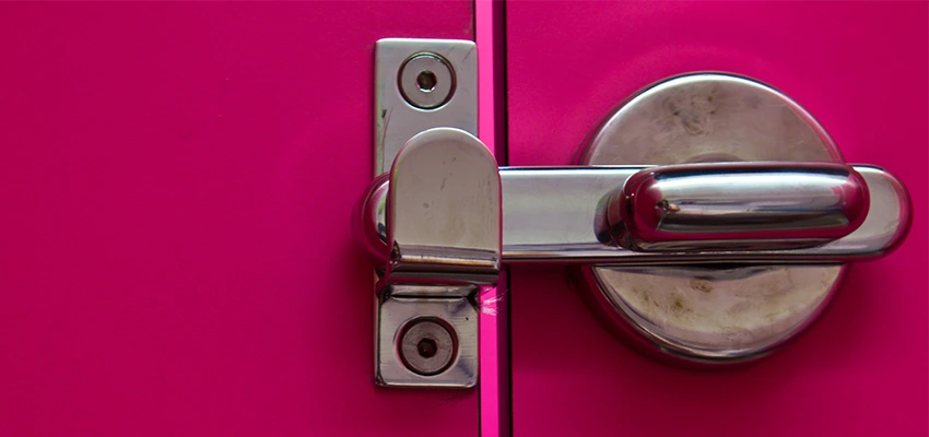 Childproof Gate Lock in Redwood City, California