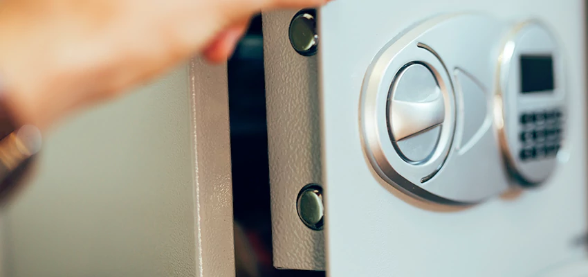 Fingerprint Safe Openers in Redwood City, CA